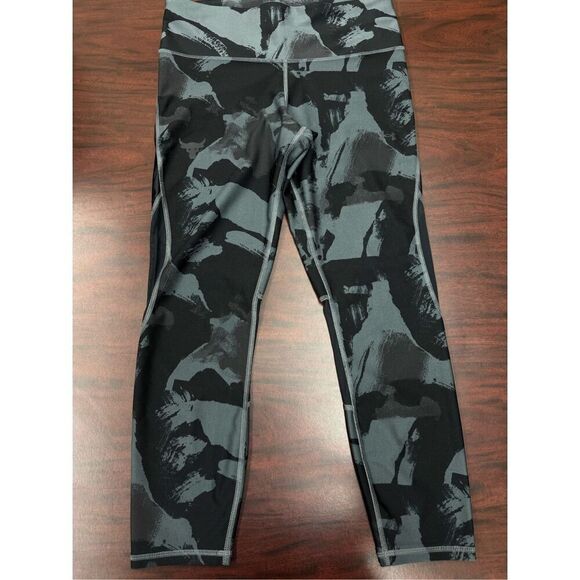 Under Armour Compression Leggings with Mesh Size Large - Picture 1 of 7